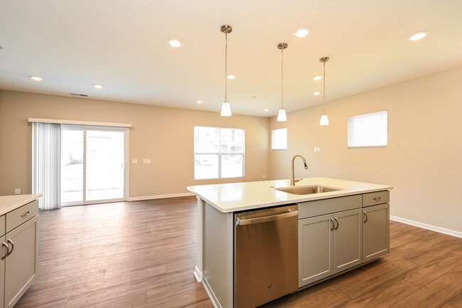 Building Photo - 4930 Pebble Ct