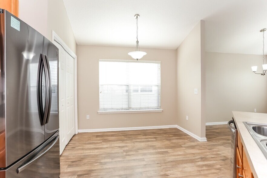 Building Photo - 2836 Cross Creek Dr