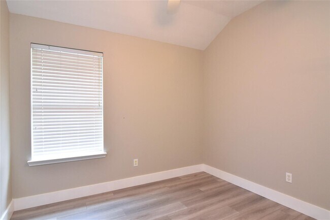 Building Photo - 21611 Oakbridge Park Ln