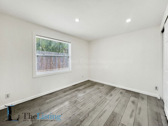 Building Photo - 1716 W Nassau St