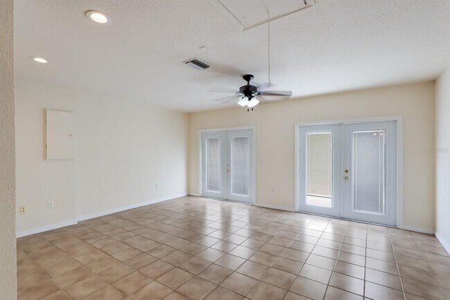 Building Photo - 2004 Boca Chica Ave