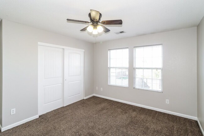 Building Photo - 10216 Cottage Farms Dr