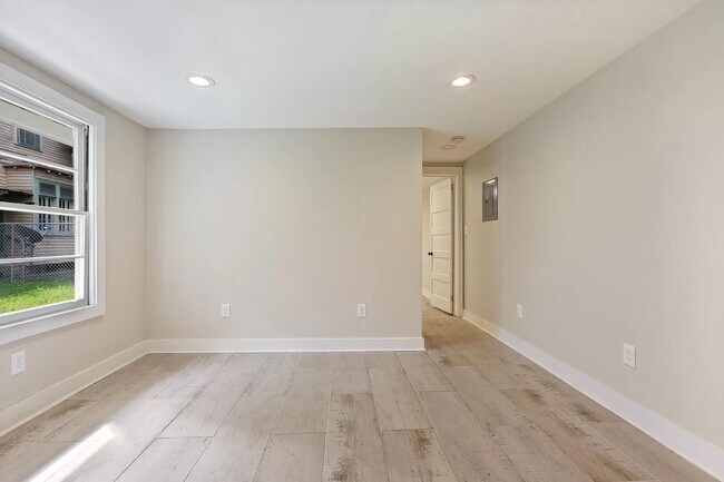 Building Photo - Constantinople