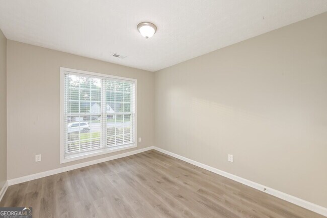 Building Photo - 300 Windsor Brook Ln SE