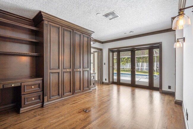 Building Photo - 263 S Maya Palm Dr