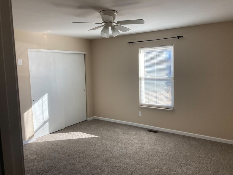 Master Bedroom - 88 Mallard Pointe Dr