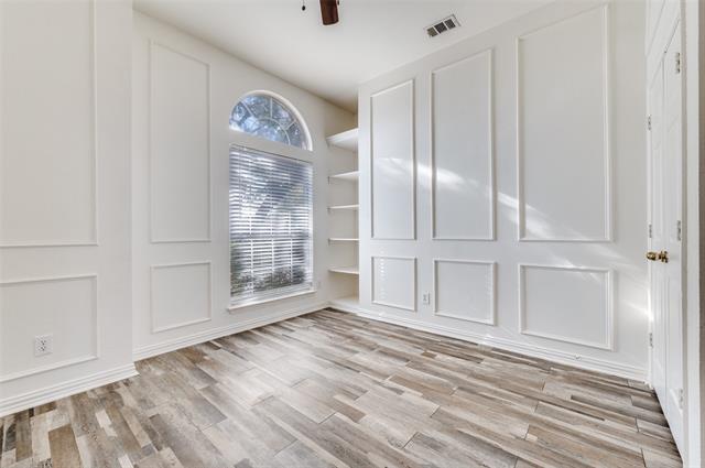 Building Photo - 9611 Cliffside Dr