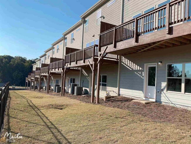 Building Photo - 1395 Live Oak Lane