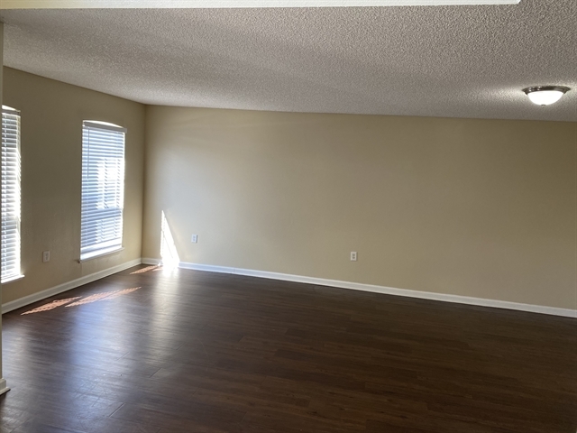 Building Photo - 7199 Rutland Ct