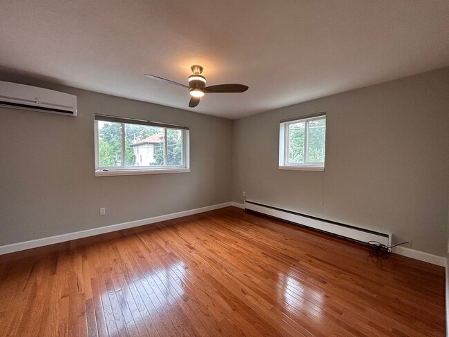 Building Photo - $0 DEPOSIT OPTION! BEAUTIFUL 1 BEDROOM CARRIAGE HOUSE IN THE HEART OF DENVER