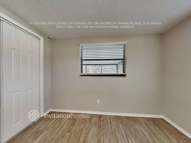 Building Photo - 16033 Villa Dr