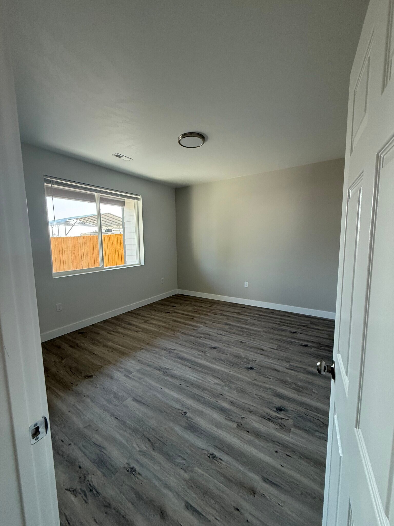 Building Photo - 8673 Charles Rd NE