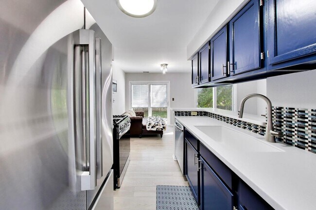 Building Photo - 505 Newbury Dr
