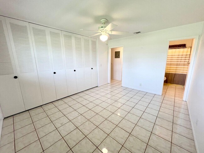 Building Photo - 2805 Crosley Dr E