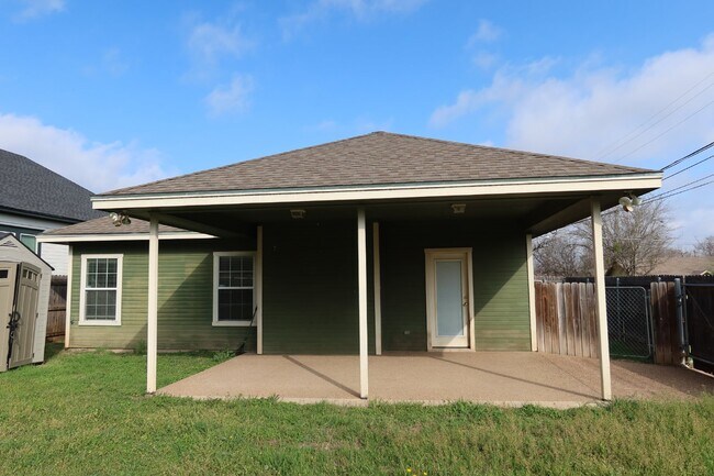 Building Photo - Charming 3-Bedroom Home with 2 Full Baths in Waco, TX - Perfect for Your Family!