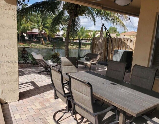 Building Photo - 7464 SW 164th Ct