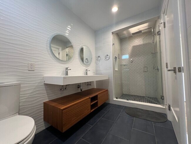 Building Photo - 23 Winslow Rd