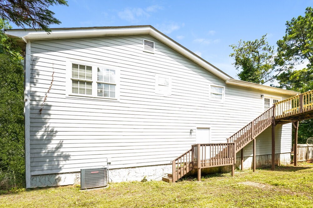 Building Photo - 3221 Jessica Dr