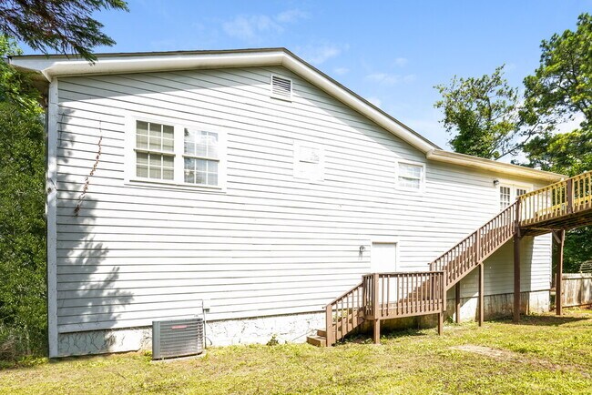 Building Photo - 3221 Jessica Dr