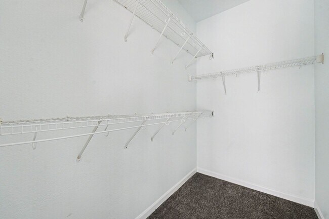 Building Photo - End Unit 3 Bedroom 2 Bath Townhome in Commerce City!