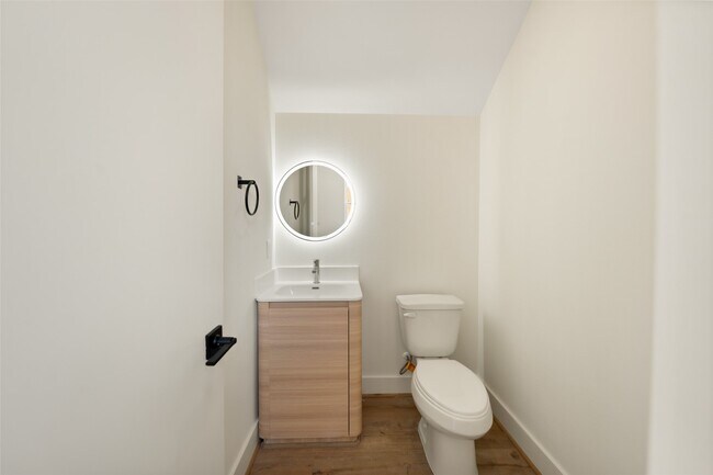 Building Photo - 307 Quitman St