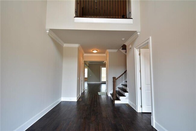 Building Photo - 7200 Grandview Overlook