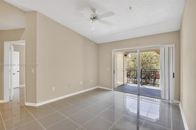 Building Photo - 2496 Centergate Dr