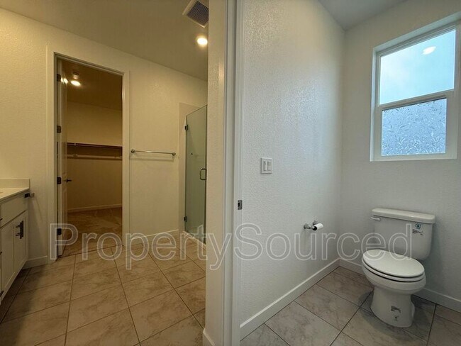 Building Photo - 1753 Lacey Ave