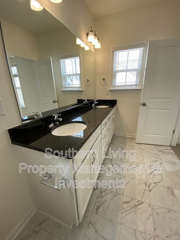 Building Photo - 13109 Simoneaux Ln