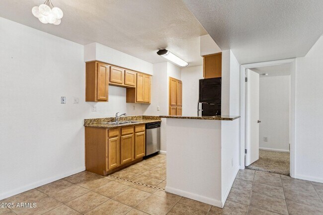 Building Photo - 5995 N 78th St