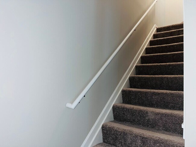 Building Photo - Location, location, location! Renovated townhome near Downtown Douglasville! Must See!