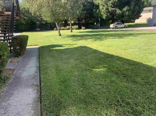 Building Photo - Pleasanton Laguna Vista 2 Bed / 1 bath, updated kitchen & bathroom, Two Year Lease required, Comm...