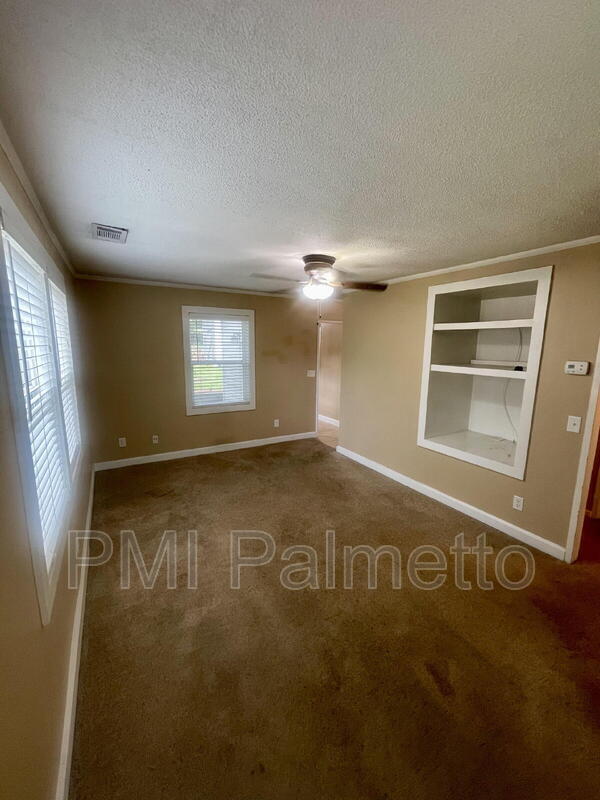Building Photo - 241 Vallejo Cir