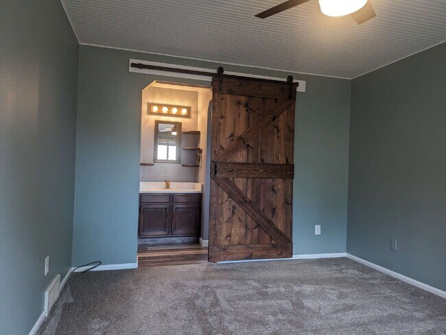 Building Photo - Super 3/2 ranch home!