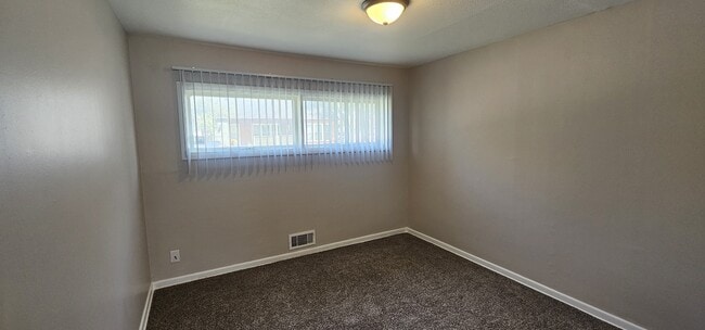 Building Photo - 5521 E Orme St