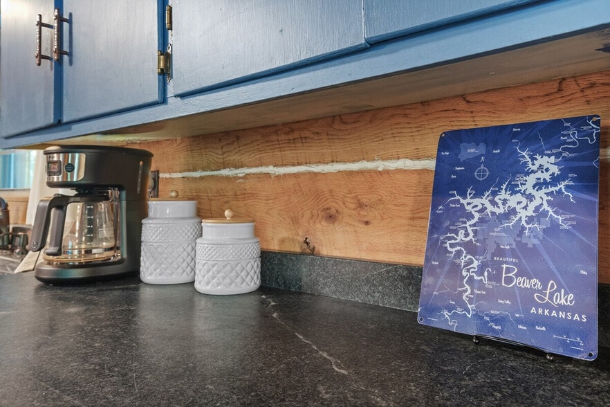 Building Photo - 8683 Larue Rd