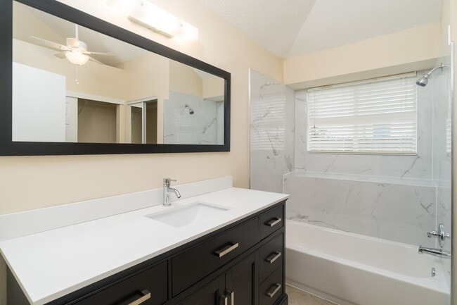 Building Photo - 5306 Acorn Ct