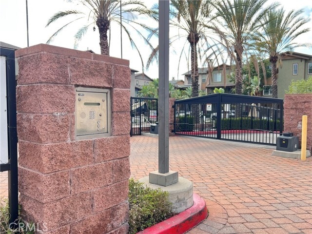 Primary Photo - 713 S Azusa Ave