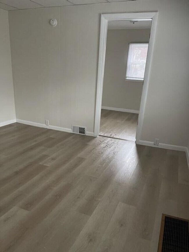 Building Photo - 231-33 Miles Avenue