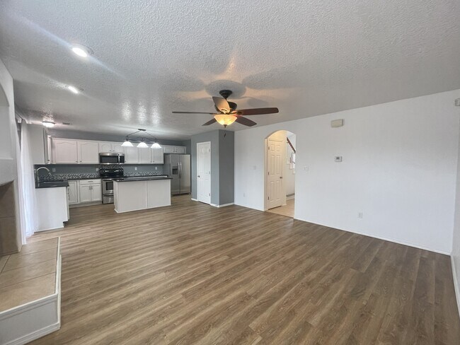 Building Photo - 5555 Mansfield Pl NW