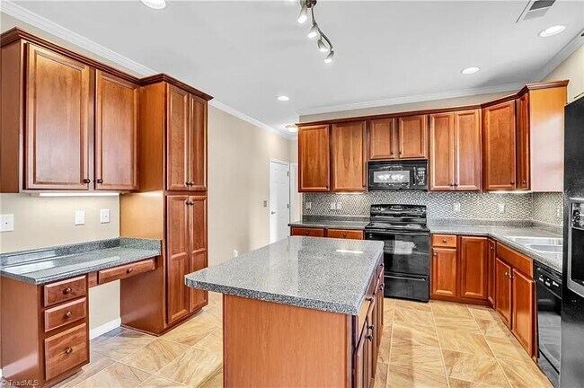 Building Photo - 3002 Renaissance Pkwy