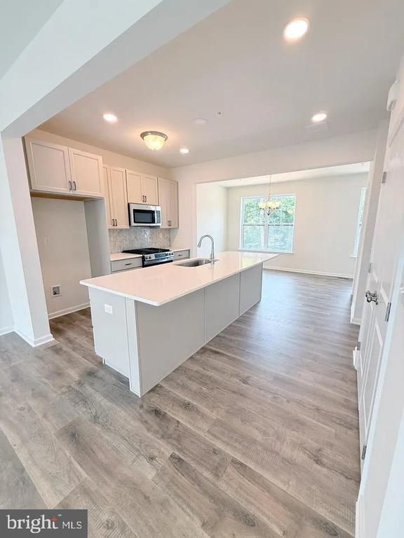 Building Photo - 135 Cobblestone Dr