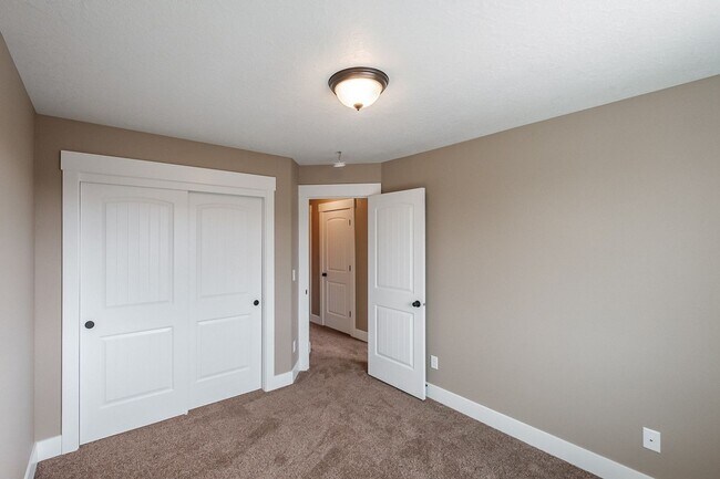 Building Photo - 270-272 Gwinn Street E