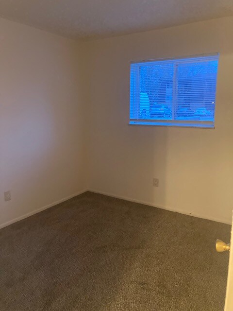 Building Photo - 21681 Hillside Dr