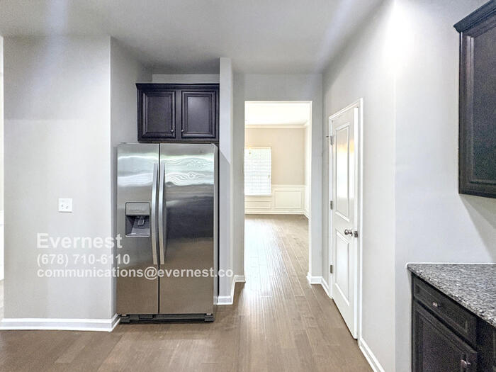 Building Photo - 144 Charolais Dr