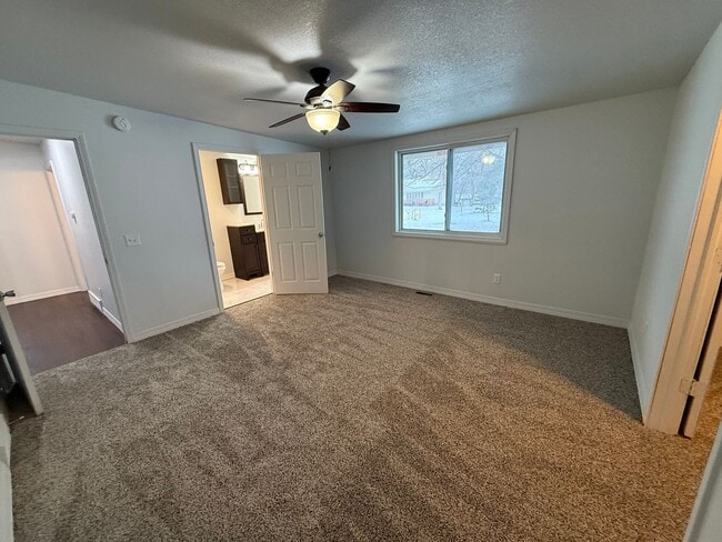 Building Photo - 3 Bedroom Home