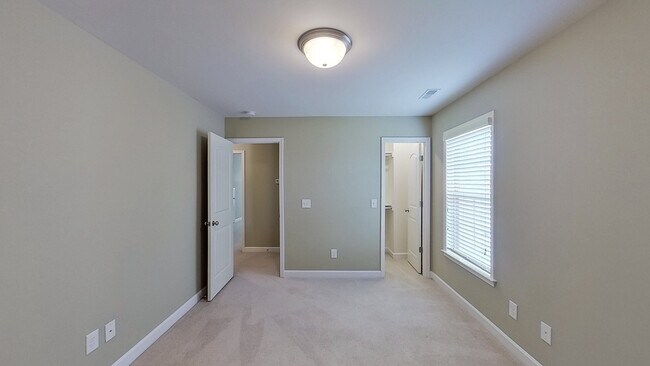 Building Photo - 5010 Speight St