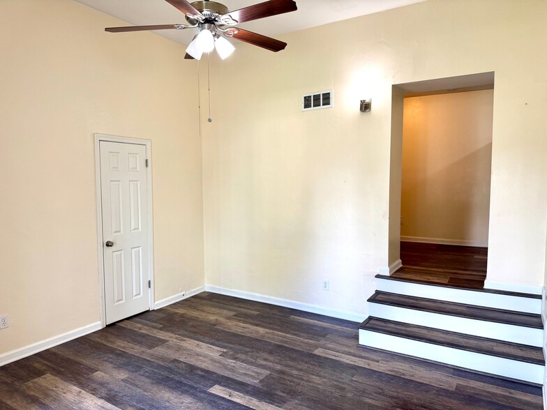 Building Photo - 7438 Orien Ave