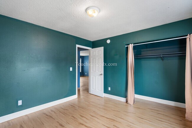 Building Photo - Updated 2 BD | 1 BA in King Arthur Court A...