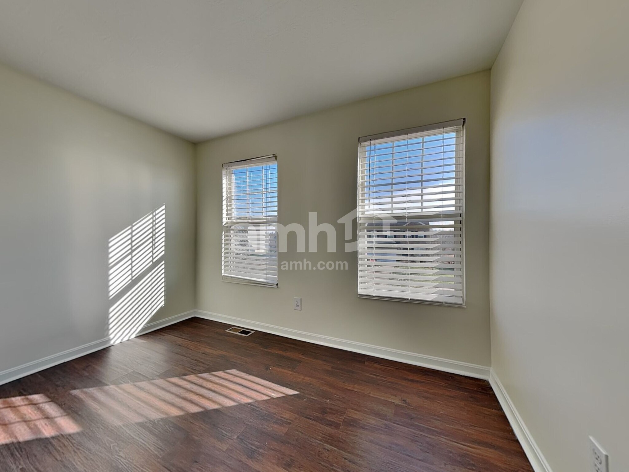 Building Photo - 10718 Anna Ln